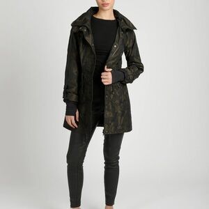 Blanc Noir olive Camo nodded anorak jacket. Size M. Like new.